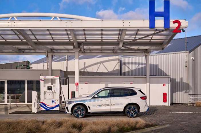 BMWiX5Hydrogen4