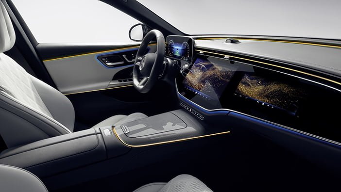 MercedesBenzEklasseDashboard