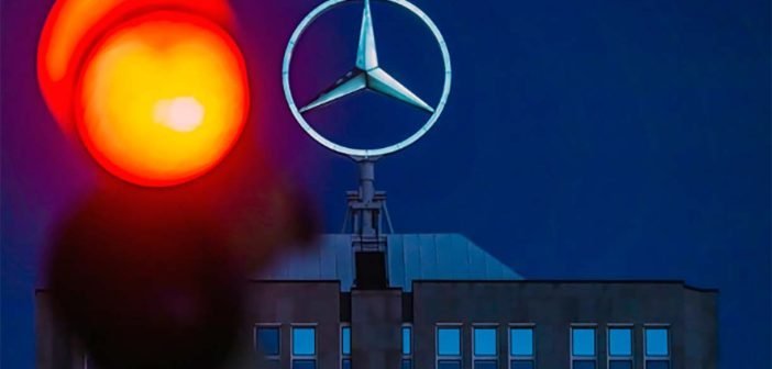 MercedesBenzRoodLicht