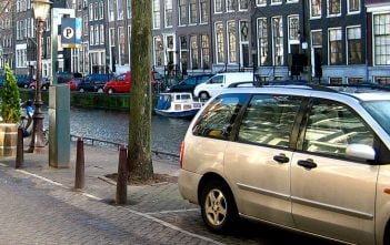Amsterdam blijft duurste stad op te parkeren NederlandAmsterdamParkeren