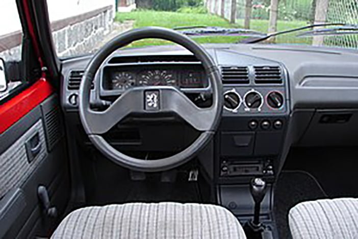 Peugeot205dashboard