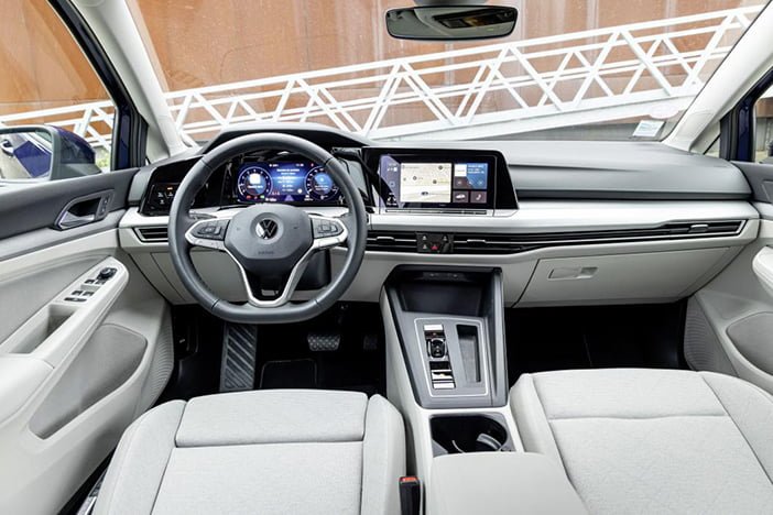 Peugeot308VolkswagenGolf15