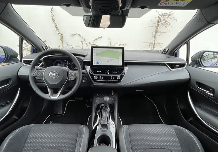 ToyotaCorollaHybridTest4