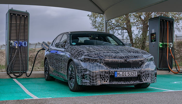 BMWi5plaag6