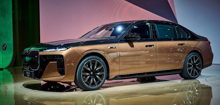 BMWi7M70b