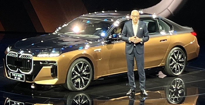 BMWi7M70c