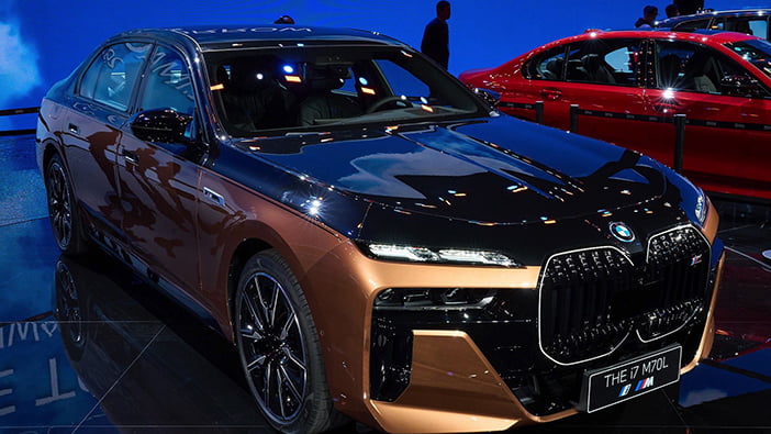 BMWi7M70d