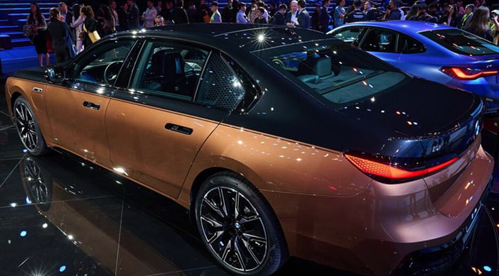 BMWi7M70e