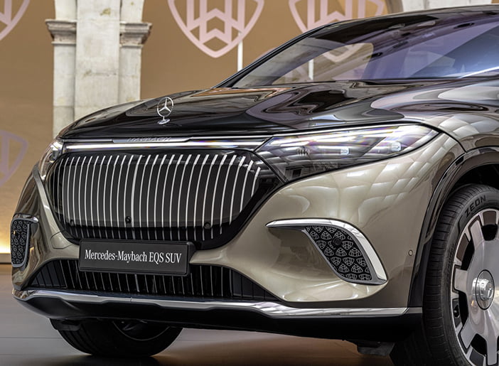 MercedesMaybachEQSsuv12