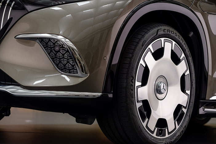 MercedesMaybachEQSsuv13