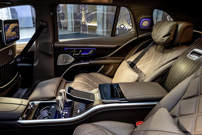 MercedesMaybachEQSsuv8