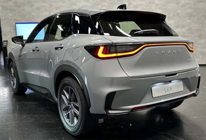 LexusLBX2