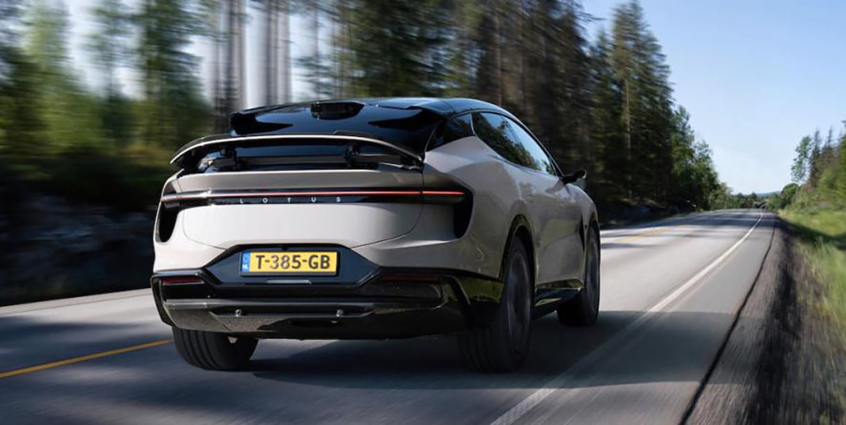 Gokken op luxe: test Lotus Eletre LotusEletre3