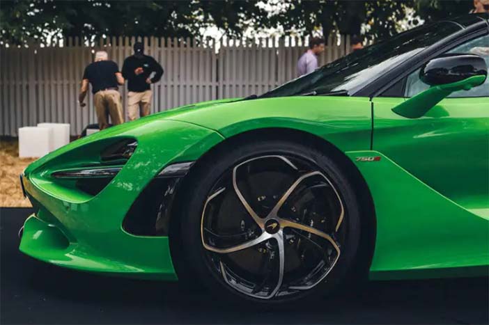 McLaren750Sprijs3