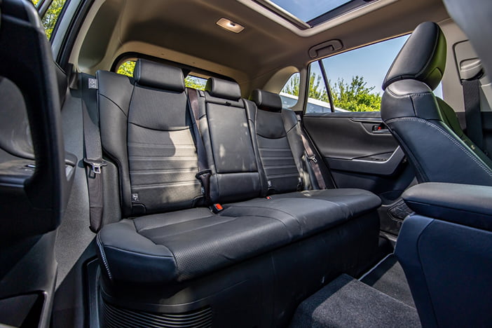 NissanXtrailToyotaRAV4q
