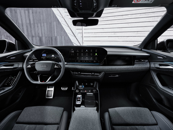 AudiQ6eTronDashboard7
