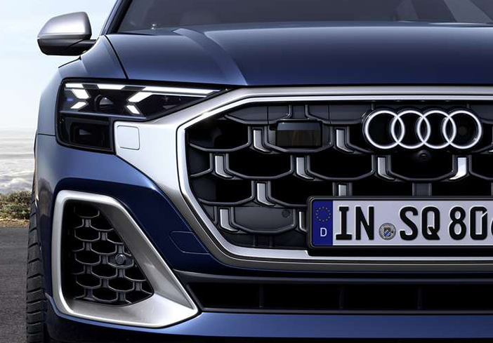 AudiQ8c