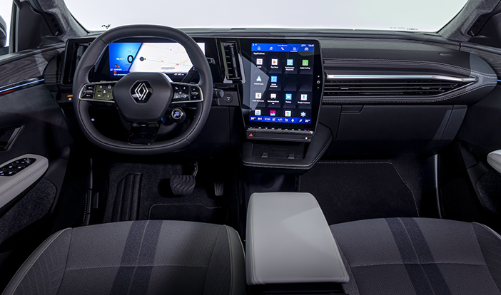 PeugeotE3008RenaultScénicElectric5