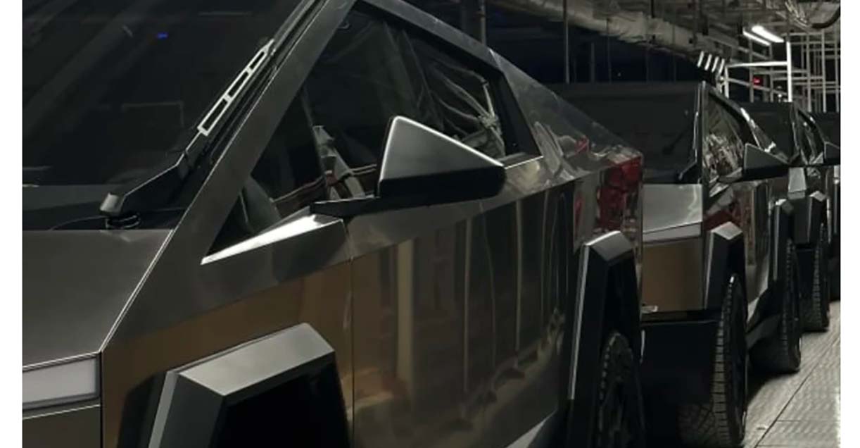 Tesla levert eerste exemplaren Cybertruck af TeslaCybertruck2
