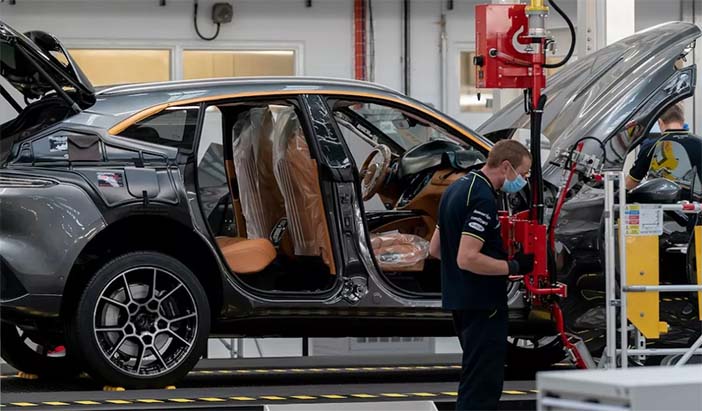 AstonMartinDBX