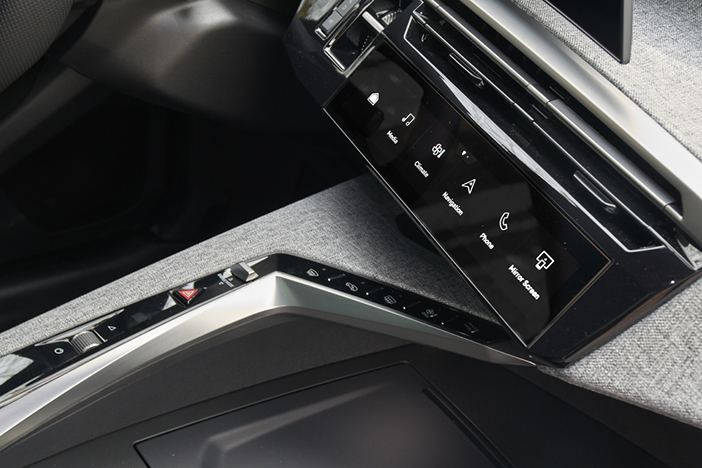 Peugeot3008PureTech136Test5