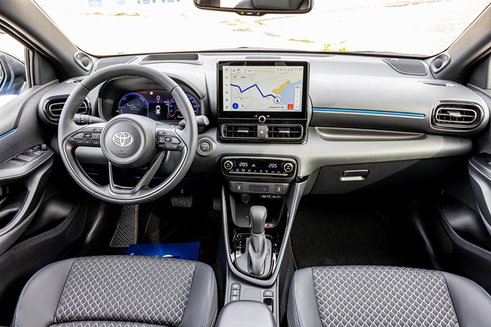 ToyotaYarisF12