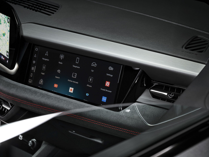 AudiQ6eTron13