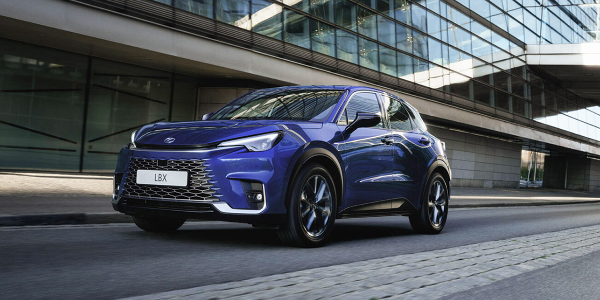 LexusLBXbusinessLine