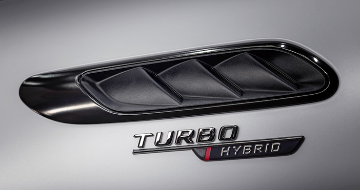 Performance und Effizienz in neuer Kombination: der Mercedes AMG E 53 HYBRID 4MATIC+ Performance and efficiency in a new combination: the Mercedes AMG E 53 HYBRID 4MATIC+