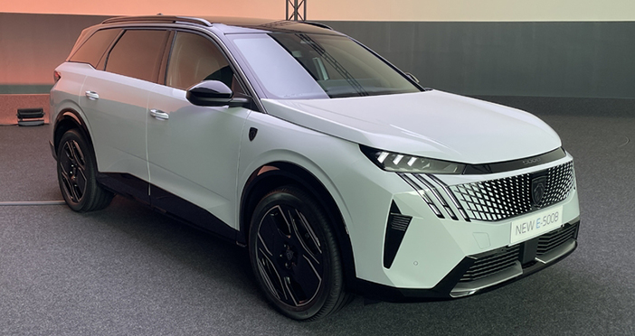 Peugeot5008E2
