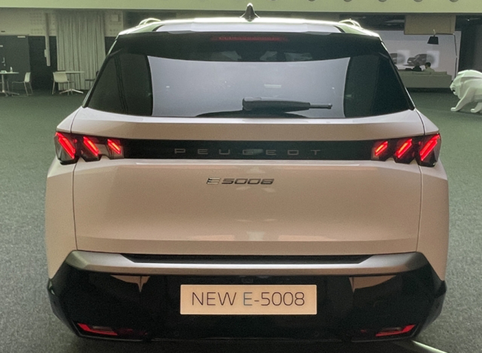 Peugeot5008E9