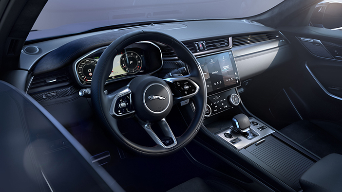 JaguarFpaceSVRdynamic4