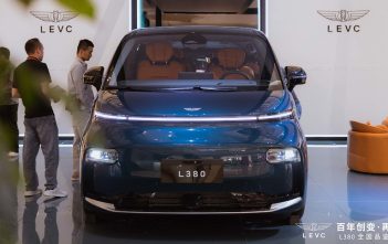 De L380 van LEVC komt misschien in 2026 LEVC2K