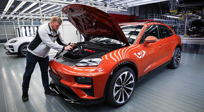 PorscheMacanEK