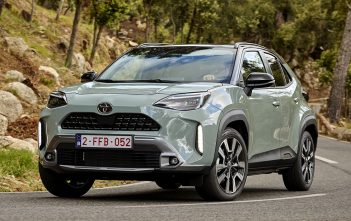 ToyotaYarisCrossUpdateTest