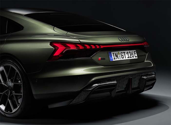 AudiEtronGTrsPerformance12