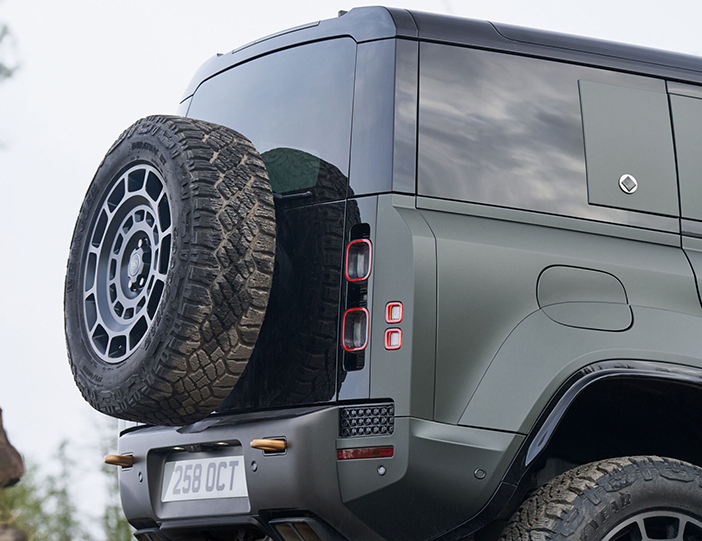 JLRdefenderOcta13