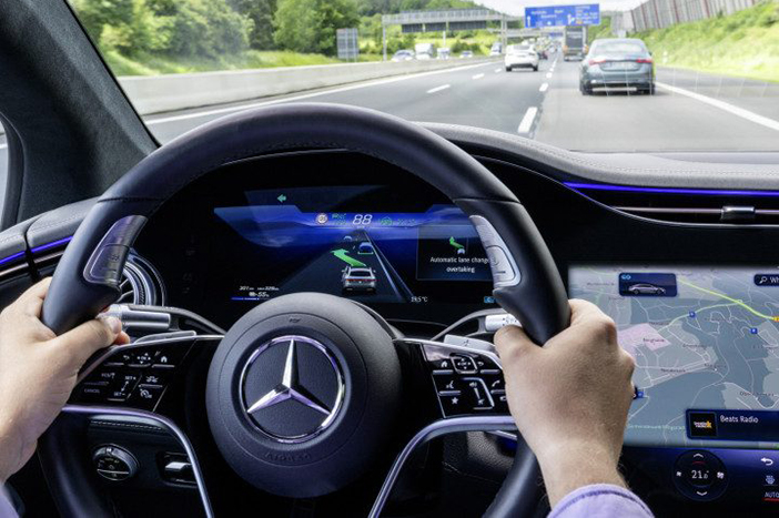 MercedesRijstrookwissel