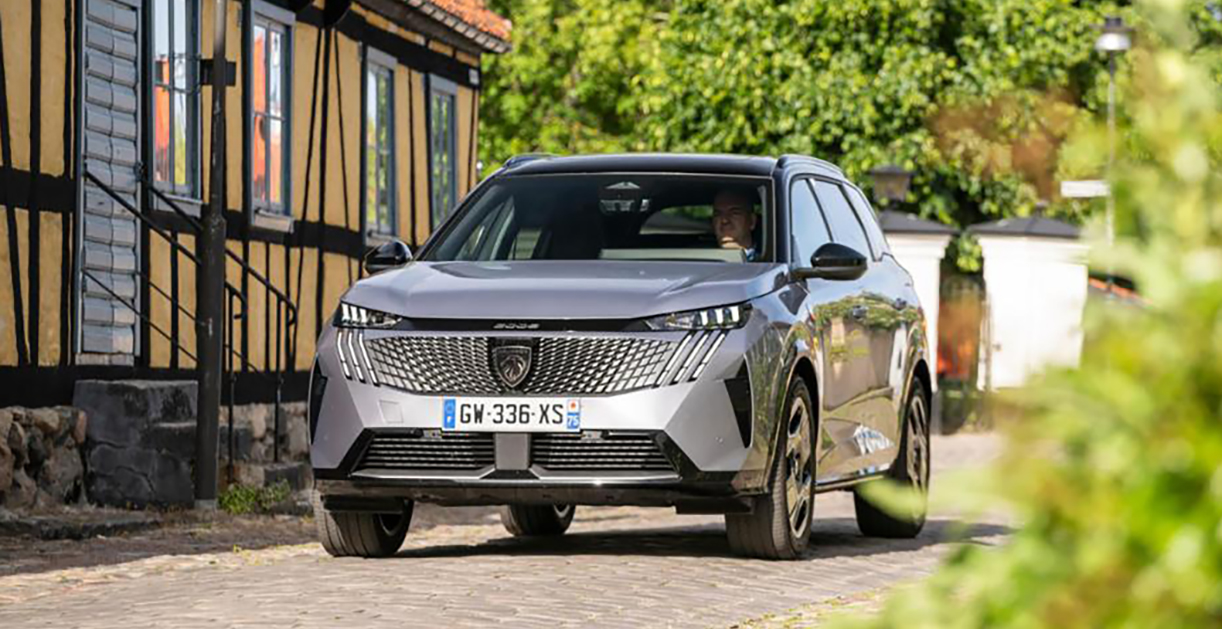 Peugeot bevestigt prijs indicatie e-5008 Peugeot5008EtestGrijs