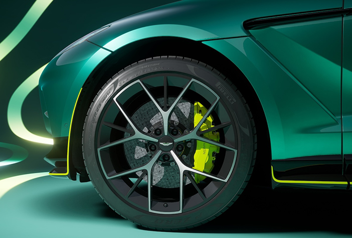 AstonMartinDBX707AMR24c