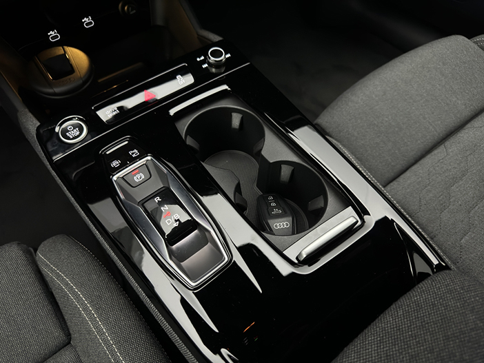 AudiA6eTronLive11
