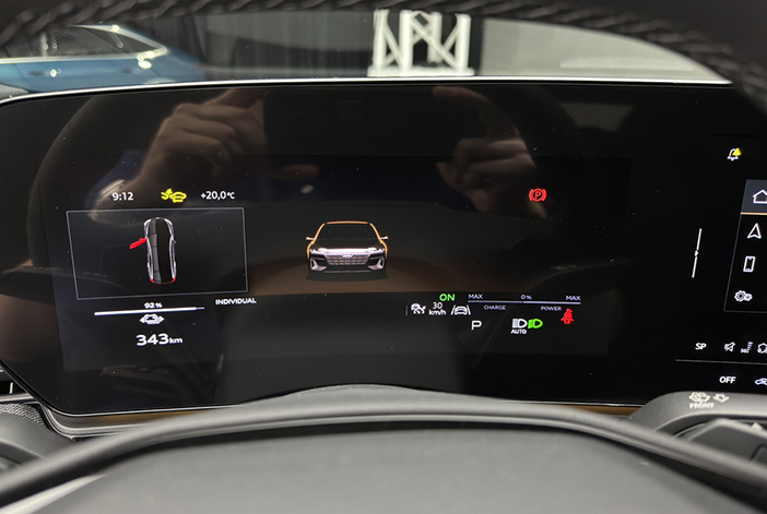 AudiA6eTronLive6