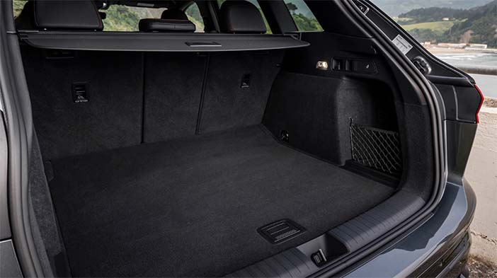 AudiQ6eTronTest10