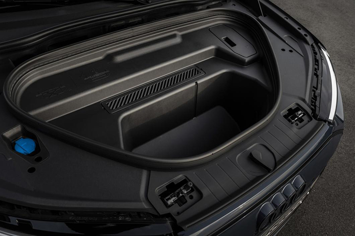 AudiQ6eTronTest11