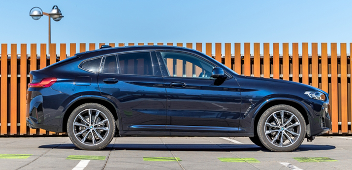 BMWx4b