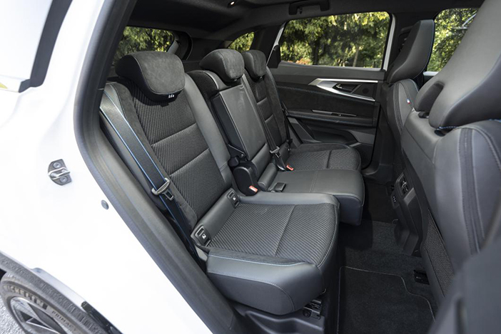 Peugeot3008HybridRenaultAustralHybrid12