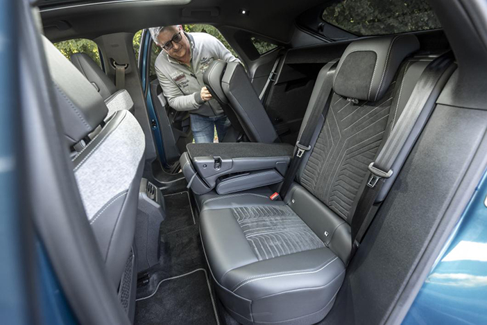 Peugeot3008HybridRenaultAustralHybrid14