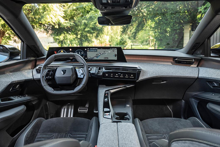 Peugeot3008HybridRenaultAustralHybrid8