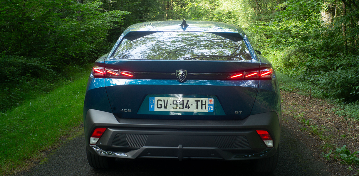 Stellantis zet meer in op mild hybride auto’s Peugeot408Hybrid136