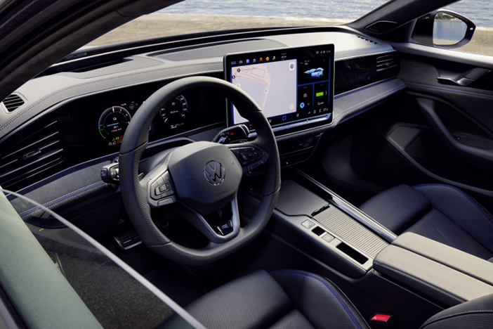 VolkswagenPassatRlineEdition3
